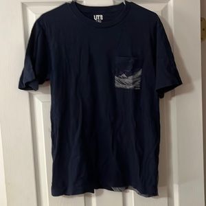 Uniqlo graphic tee medium